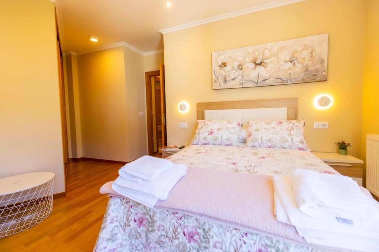 Apartamentos Riamar 2 Рибадео Экстерьер фото